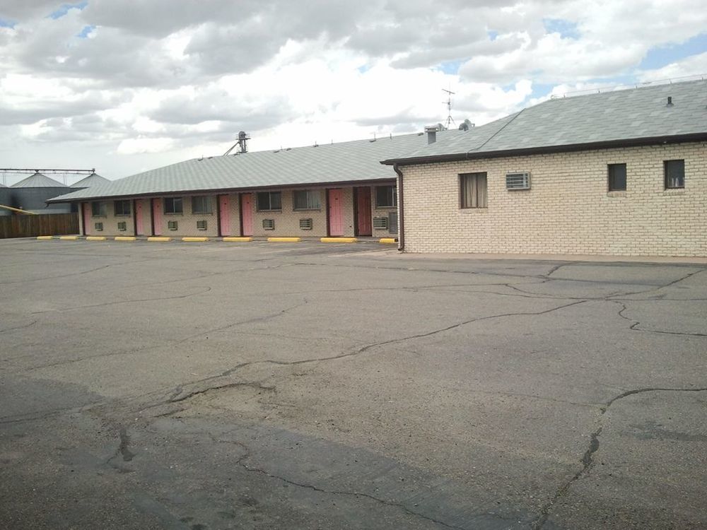 Country Manor Motel Watkins Εξωτερικό φωτογραφία