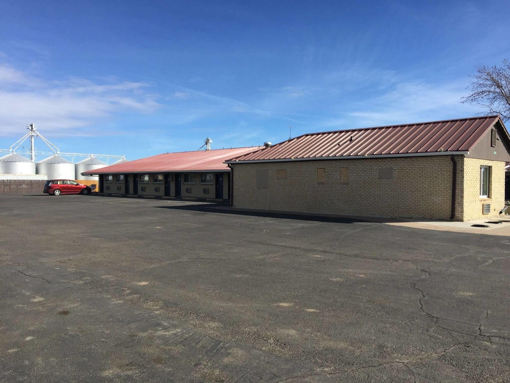 Country Manor Motel Watkins Εξωτερικό φωτογραφία