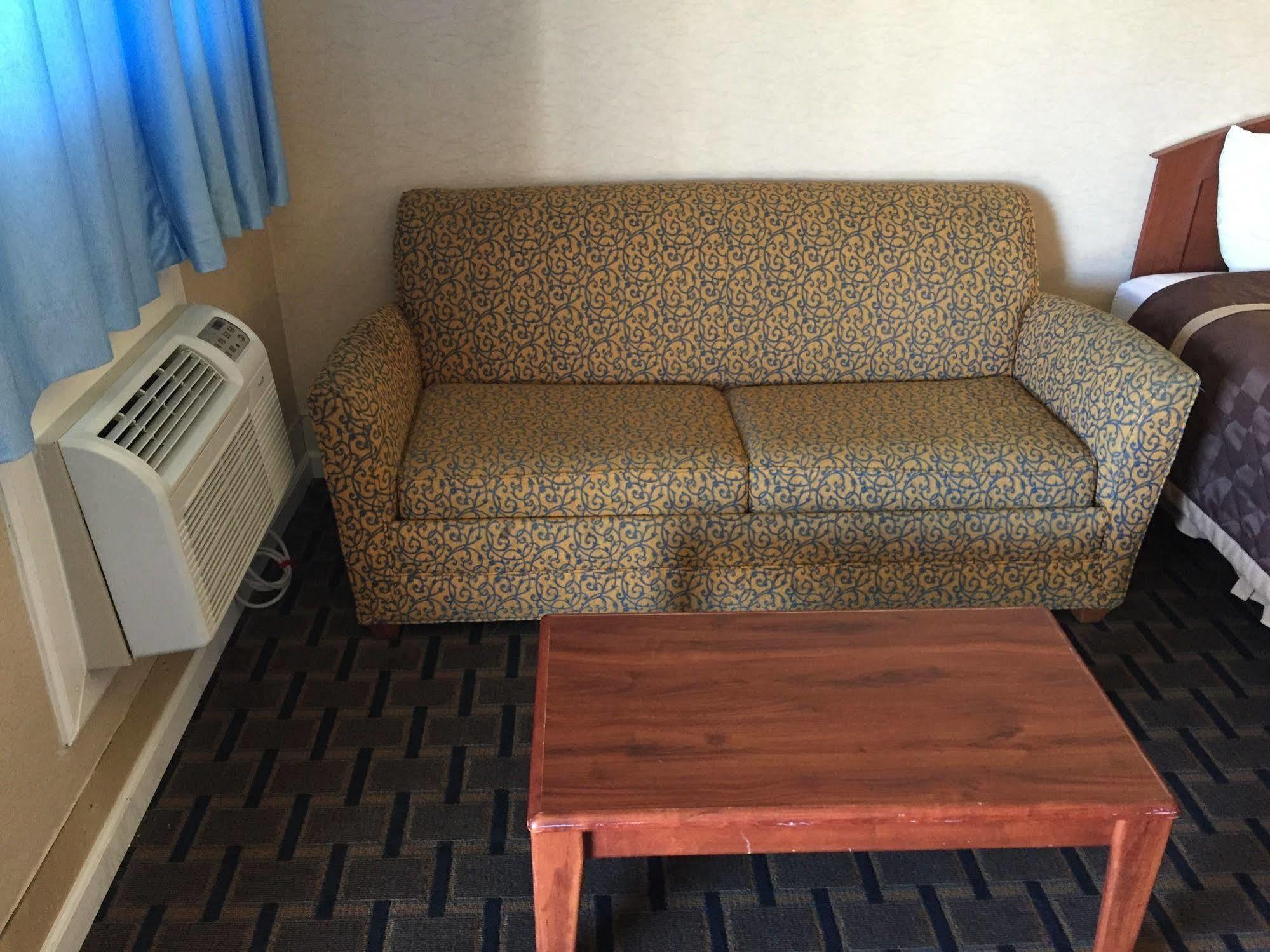 Country Manor Motel Watkins Εξωτερικό φωτογραφία
