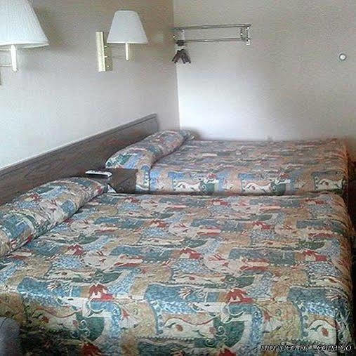 Country Manor Motel Watkins Εξωτερικό φωτογραφία